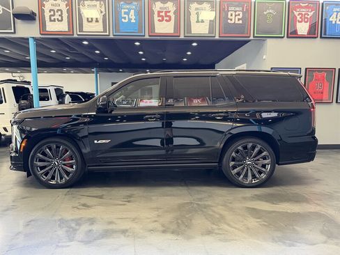 Used 2026 Cadillac Escalade V w/ LPO, Floor Liner Package image 4