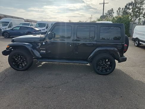 Used 2023 Jeep Wrangler Unlimited Sahara AWD/4WD image 10