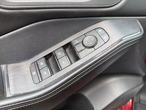 Used 2024 Nissan Rogue SV image 12