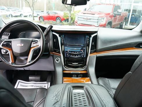 Used 2017 Cadillac Escalade Premium Luxury image 20