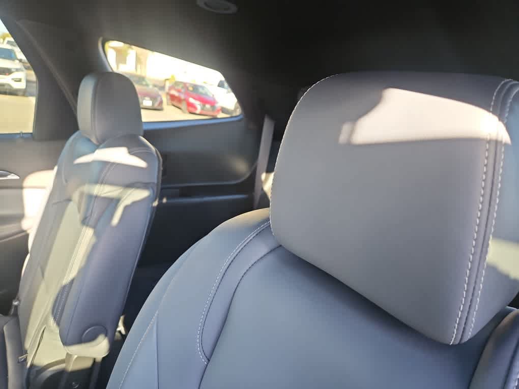 Used 2023 Buick Enclave Essence w/ Sport Touring Edition AWD/4WD image 12