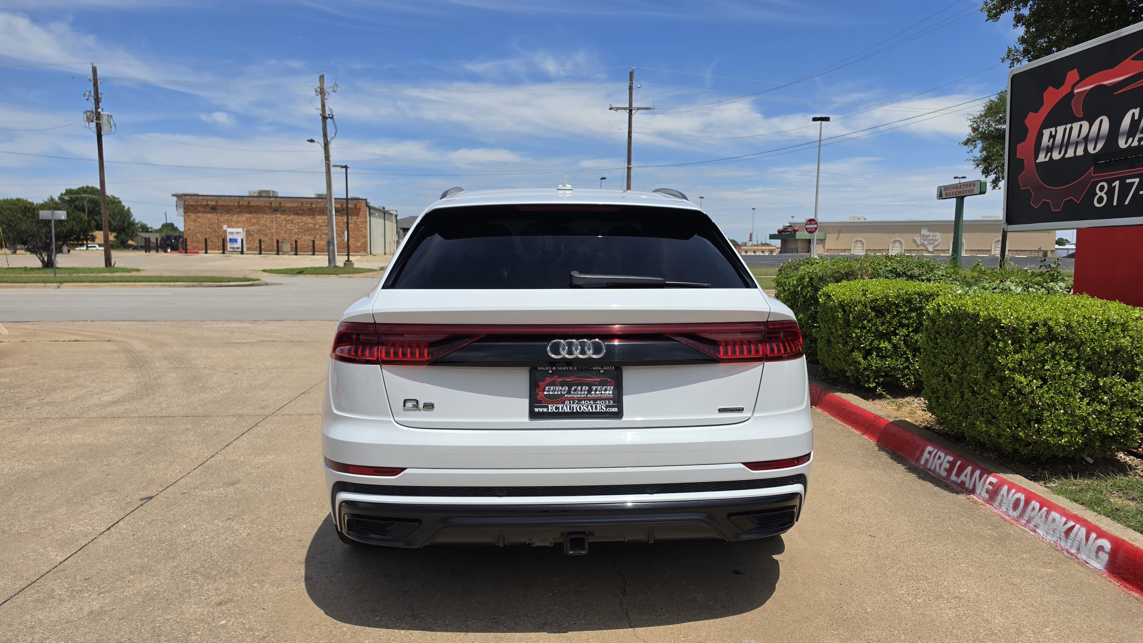 Used 2019 Audi Q8 Prestige w/ Luxury Package AWD/4WD image 4