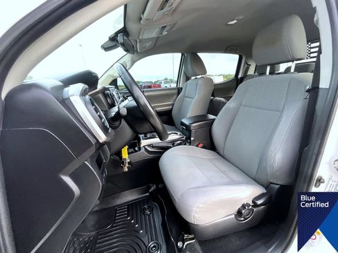 Used 2019 Toyota Tacoma SR5 AWD/4WD image 10