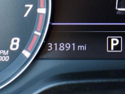 Used 2023 Nissan Titan SV w/ SV Convenience Package image 23