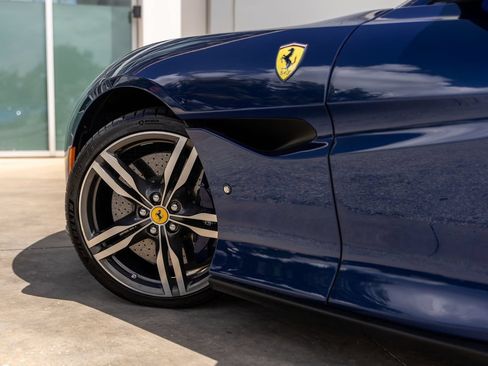 Used 2019 Ferrari Portofino RWD image 13