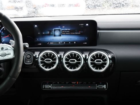 Used 2021 Mercedes-Benz CLA 35 AMG 4MATIC image 40