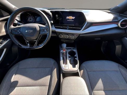 Used 2024 Chevrolet Trax RS w/ Sunroof Package FWD image 7