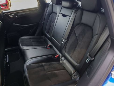 Used 2018 Porsche Macan AWD/4WD image 31