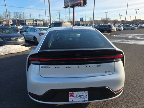Used 2024 Toyota Prius LE image 4