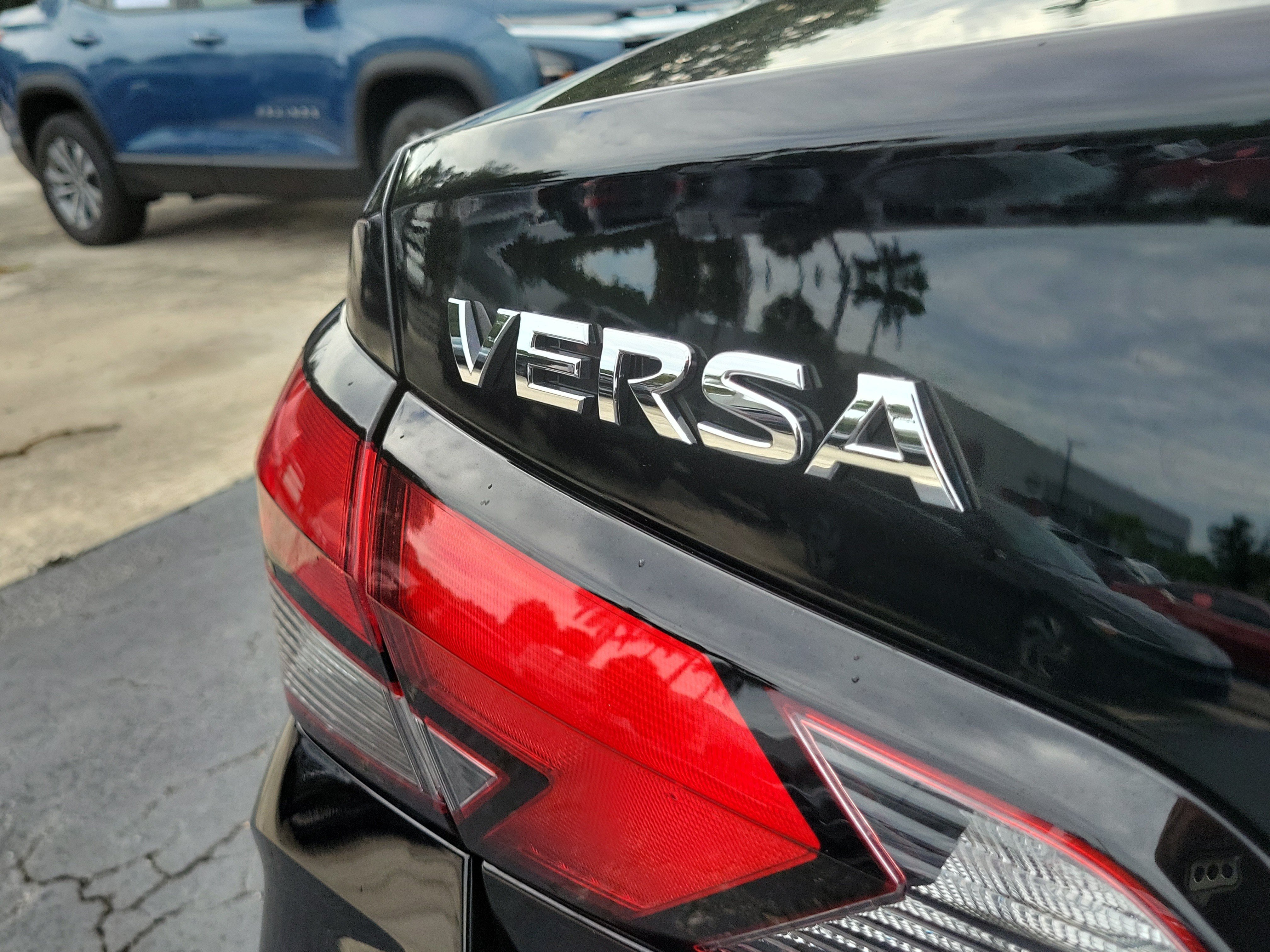 Certified 2024 Nissan Versa SV w/ Trunk Package FWD image 9