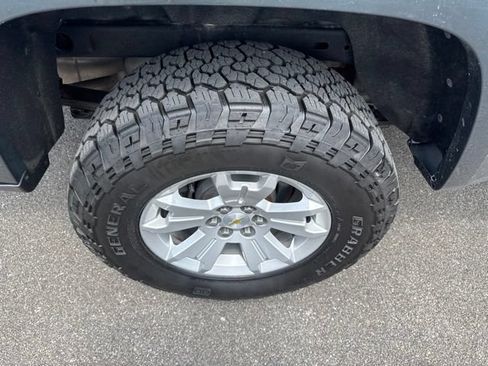 Used 2015 Chevrolet Colorado LT w/ LT Convenience Package AWD/4WD image 9