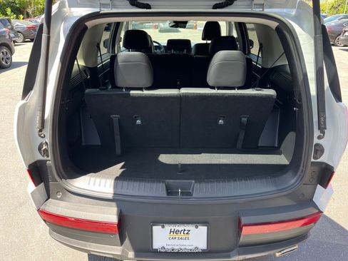 Used 2025 Hyundai Santa Fe SEL FWD image 34