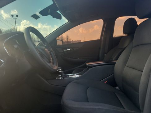 Used 2021 Chevrolet Malibu LT image 16