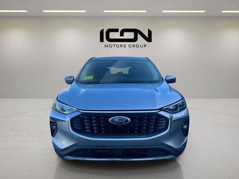 Used 2023 Ford Escape Platinum image 9