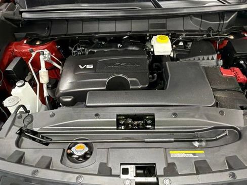 Used 2023 Nissan Pathfinder SL AWD/4WD image 31
