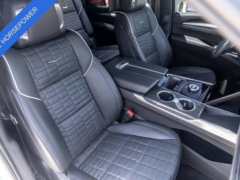 Certified 2025 Cadillac Escalade V AWD/4WD image 33