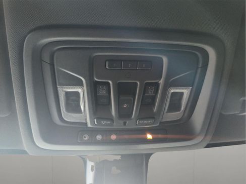 Used 2019 Chevrolet Silverado 1500 High Country w/ Technology Package AWD/4WD image 19