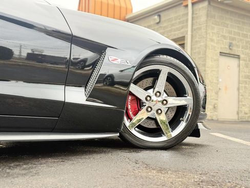 Used 2007 Chevrolet Corvette Coupe w/ Preferred Equipment Group image 3