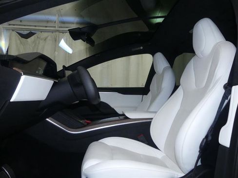 Used 2022 Tesla Model X image 20