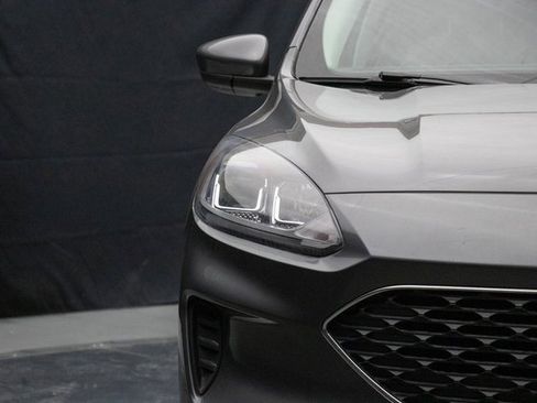 Used 2021 Ford Escape SE w/ Cold Weather Package image 5