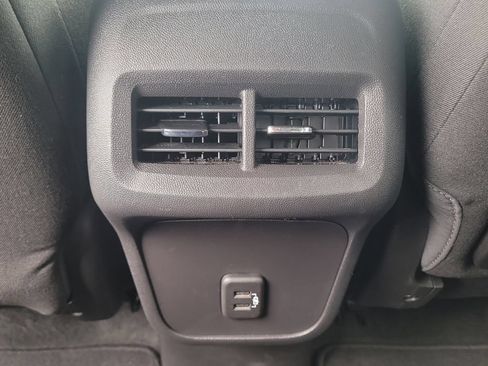 Used 2024 GMC Terrain SLE AWD/4WD image 13
