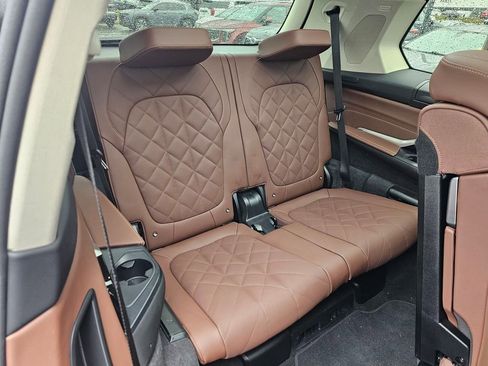 Used 2026 BMW X7 xDrive40i AWD/4WD image 29