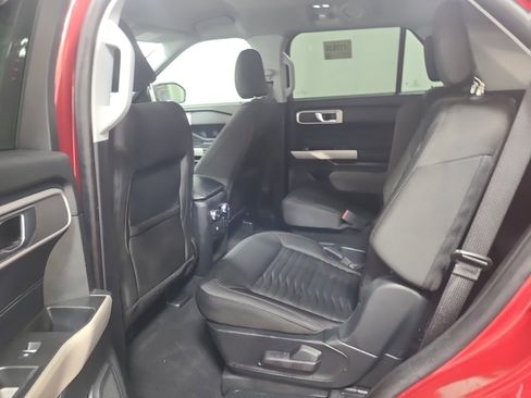 Used 2021 Ford Explorer XLT RWD image 14