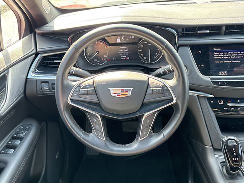 Used 2024 Cadillac XT5 Premium Luxury AWD/4WD image 18