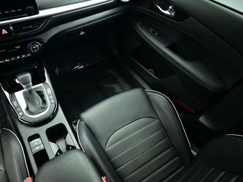 Used 2023 Kia Forte GT-Line w/ GT-Line Premium Package image 10