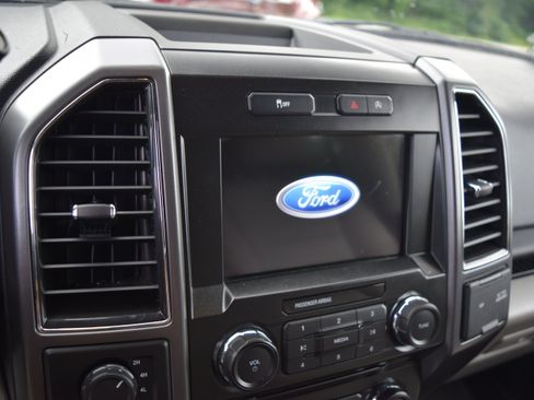 Used 2017 Ford F150 XLT w/ Equipment Group 302A Luxury AWD/4WD image 15