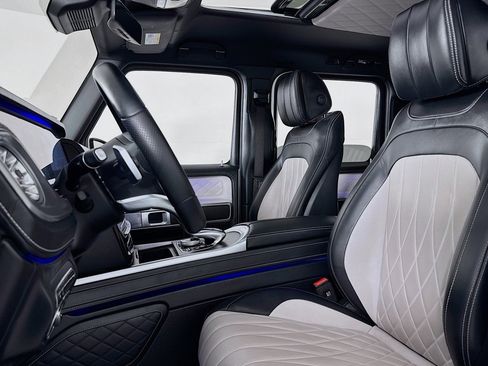Used 2024 Mercedes-Benz G 550 image 19