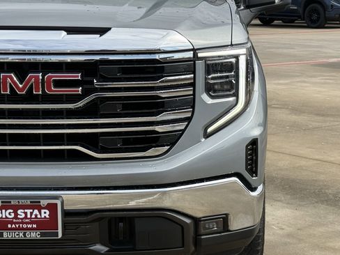 Used 2023 GMC Sierra 1500 SLT w/ SLT Premium Package image 9