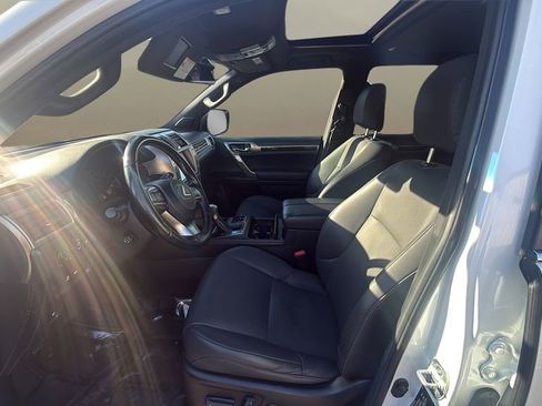 Used 2020 Lexus GX 460 image 14
