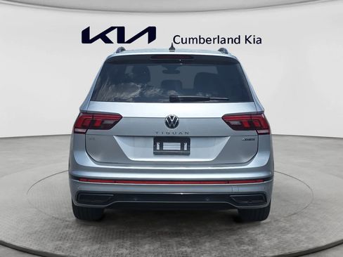 Used 2024 Volkswagen Tiguan SE R-Line AWD/4WD image 4