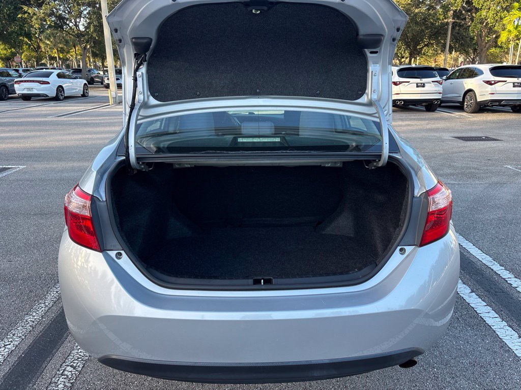 Used 2019 Toyota Corolla LE FWD image 25