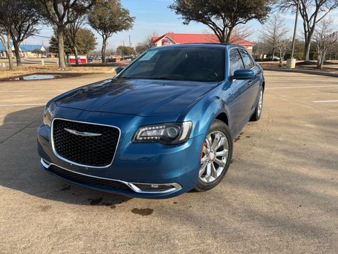 Used 2020 Chrysler 300 S image 1