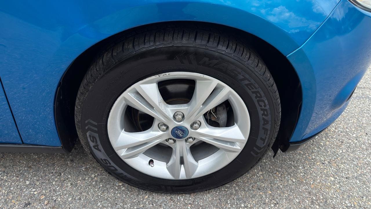 Used 2013 Ford Focus SE w/ SE Winter Pkg FWD image 47