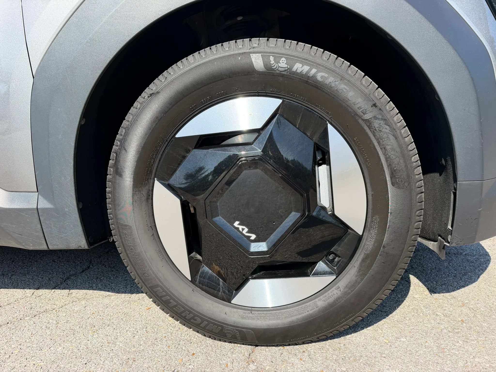 Used 2024 Kia EV9 Light Long Range RWD image 10