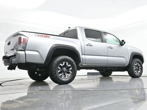 Used 2022 Toyota Tacoma TRD Off-Road w/ Technology Package AWD/4WD image 49