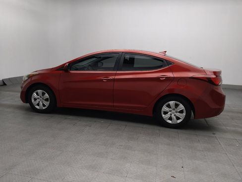 Used 2016 Hyundai Elantra SE FWD image 3