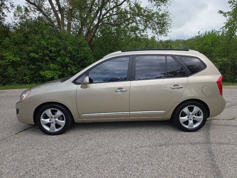Used 2007 Kia Rondo EX FWD image 3