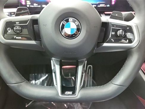 Used 2025 BMW 540i xDrive w/ Executive Package image 44