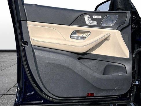 Used 2020 Mercedes-Benz GLS 450 4MATIC image 23