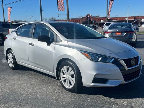 Used 2021 Nissan Versa S FWD image 1