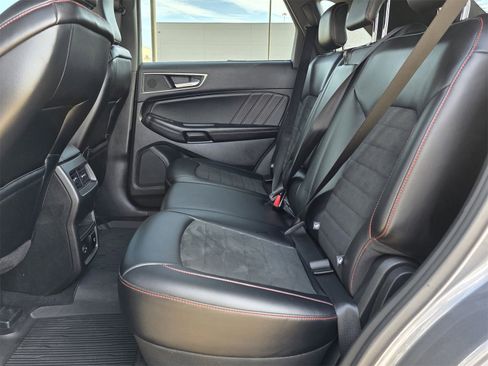 Used 2022 Ford Edge ST-Line image 24