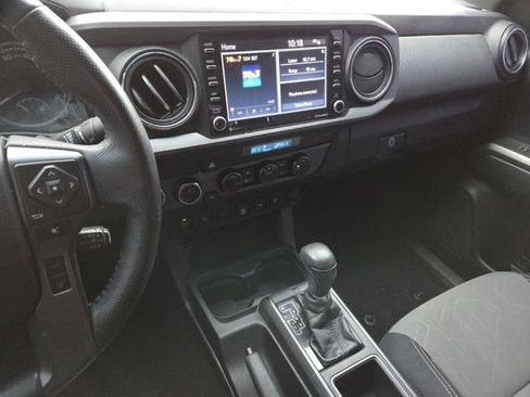 Used 2021 Toyota Tacoma TRD Off-Road w/ Technology Package AWD/4WD image 33