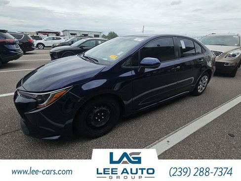 Used 2021 Toyota Corolla LE FWD image 3