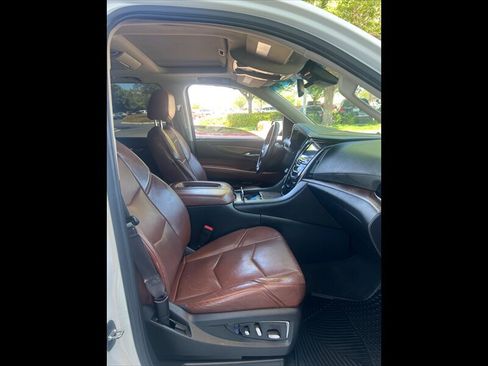 Used 2015 Cadillac Escalade Premium RWD image 29