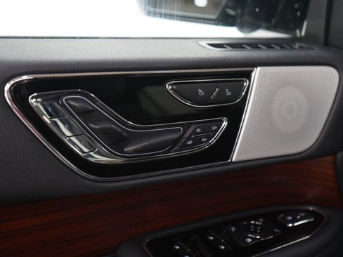 Used 2023 Lincoln Navigator Reserve w/ Equipment Group 201A AWD/4WD image 21