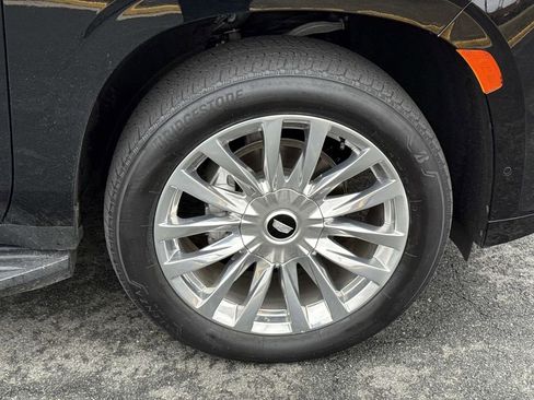 Used 2021 Cadillac Escalade Premium Luxury image 19